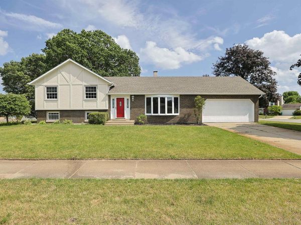 3015 Waverly Court, Mishawaka, IN 46544