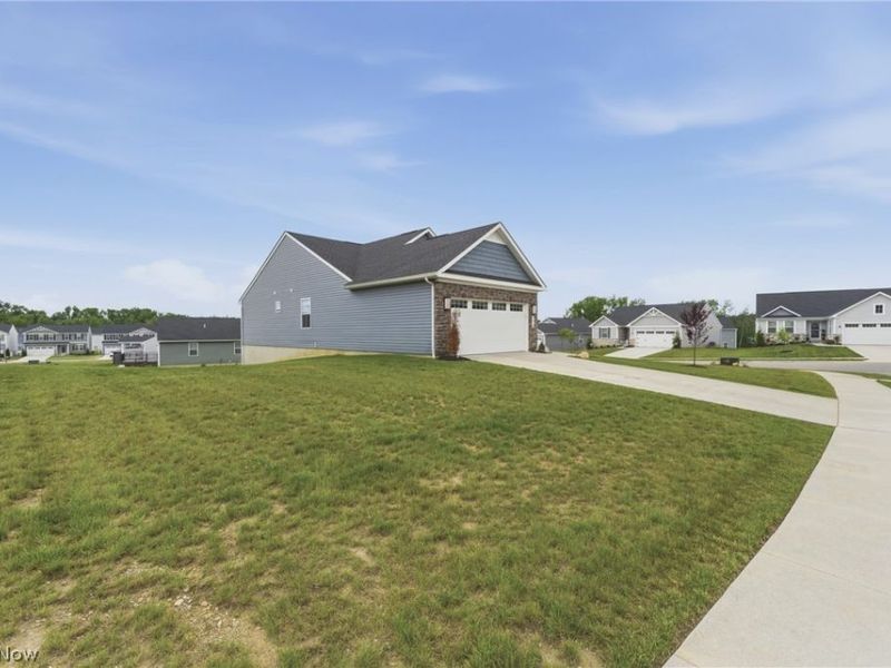 3111 Starlight Circle, Akron, OH 44312 Photo 4