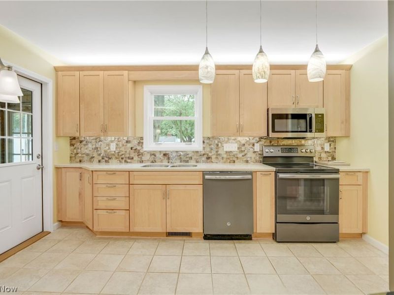 6680 Heisley Road, Mentor, OH 44060 Photo 4