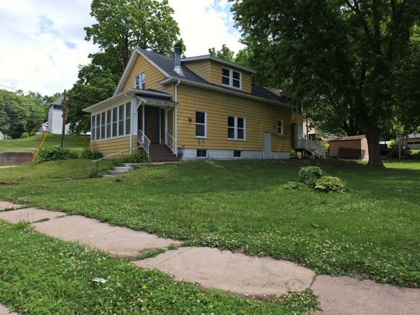 941 Sylvan Avenue , Davenport, IA 52803