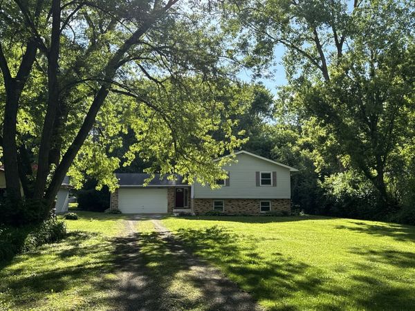 8421 Hickory Nut Grove Road , Cary, IL 60013