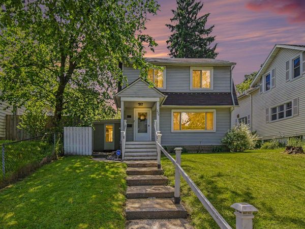 236 Dean Street NE, Grand Rapids, MI 49505