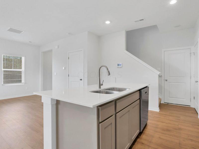 6302 Marinelli Drive N, Columbus, OH 43228 Photo 13