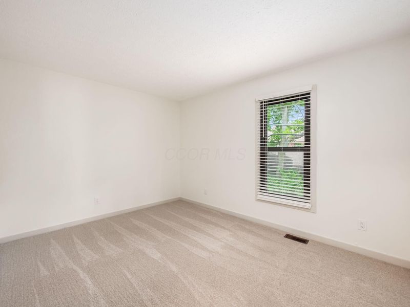 406 Edinburgh Road , Dublin, OH 43017 Photo 15