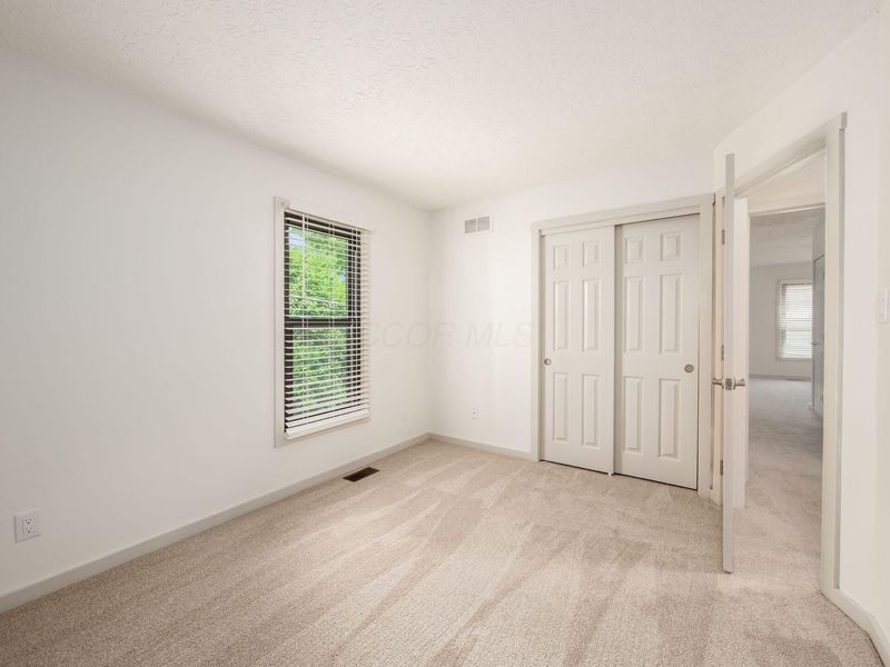 406 Edinburgh Road , Dublin, OH 43017 Photo 16