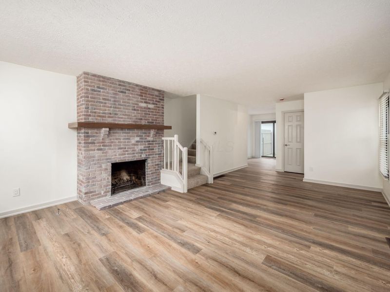 406 Edinburgh Road , Dublin, OH 43017 Photo 4
