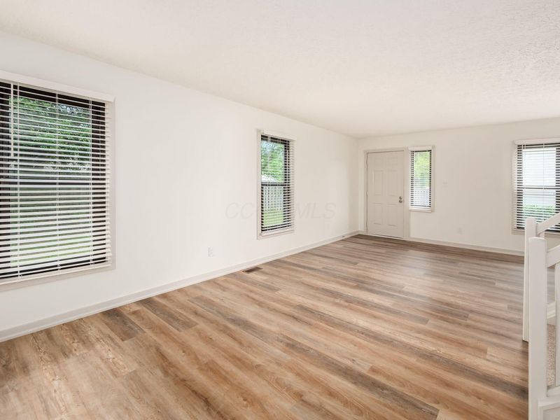 406 Edinburgh Road , Dublin, OH 43017 Photo 6