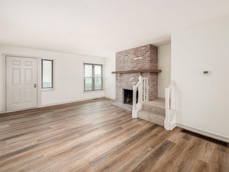 406 Edinburgh Road , Dublin, OH 43017 Photo 7