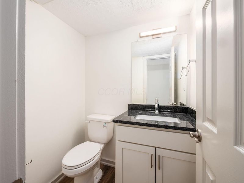 406 Edinburgh Road , Dublin, OH 43017 Photo 8