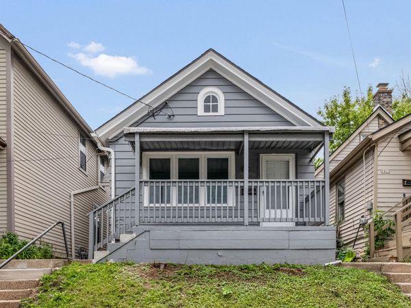 1017 E Pearson St, Milwaukee, WI 53202