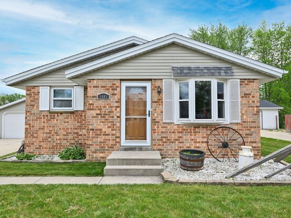 1605 Williams Ave, South Milwaukee, WI 53172