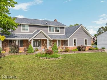 5651 Warrenshire Drive, West Bloomfield Twp, MI 48322