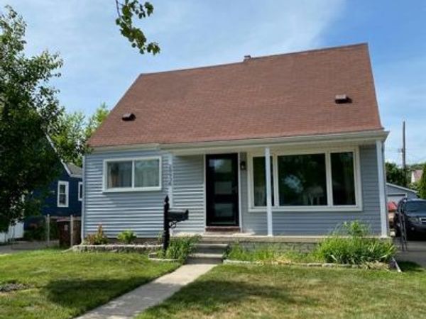 28936 Bridge Street, Garden City, MI 48135