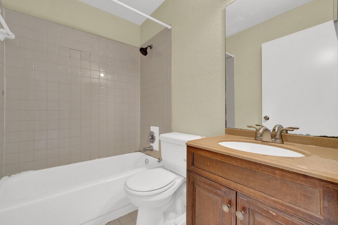 5864 Strawberry Lakes Circle, Lake Worth, FL 33463 Photo