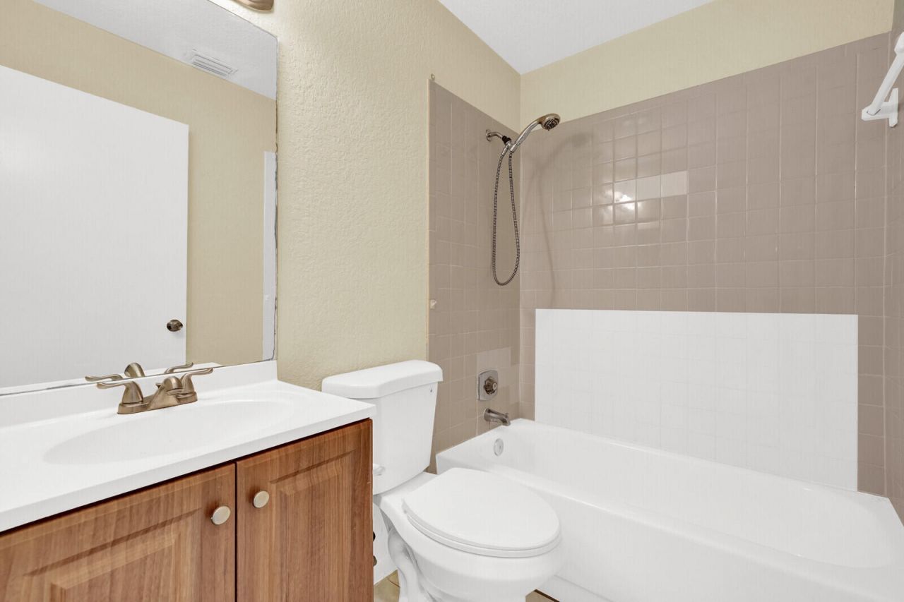 5864 Strawberry Lakes Circle, Lake Worth, FL 33463 Photo