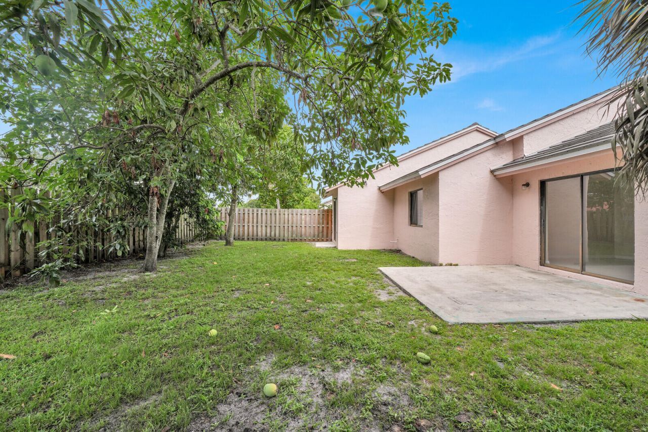 5864 Strawberry Lakes Circle, Lake Worth, FL 33463 Photo