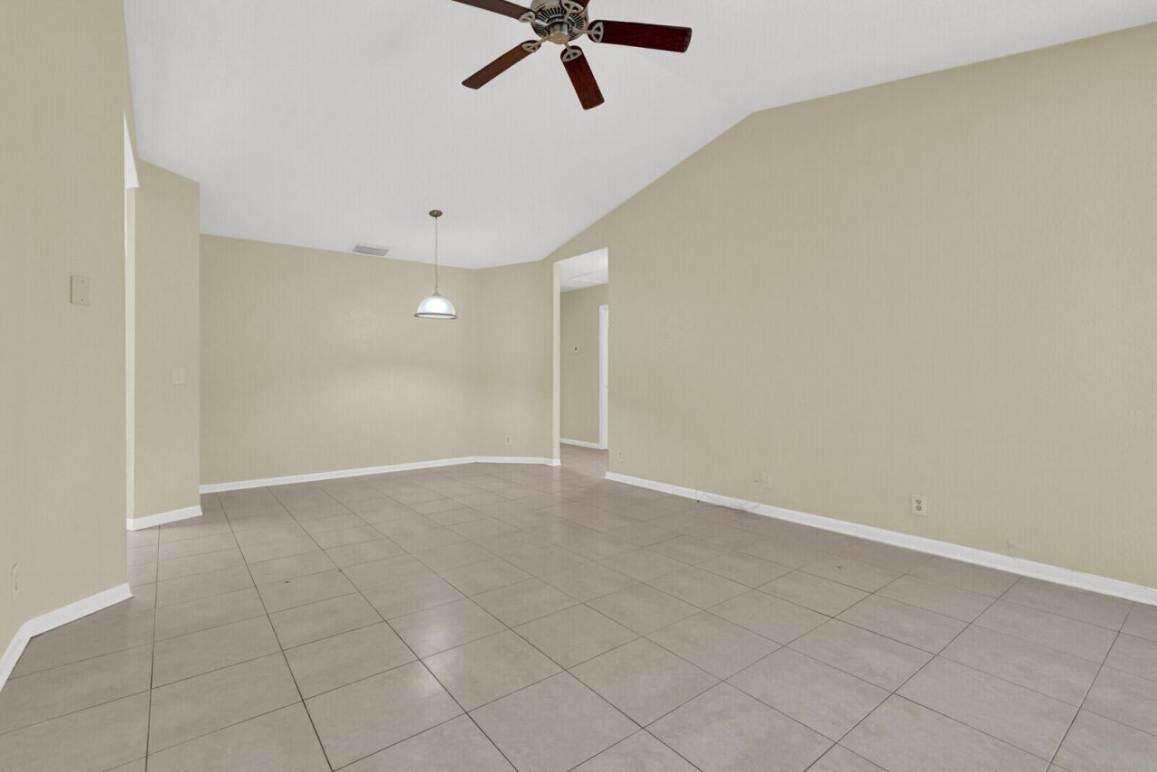 5864 Strawberry Lakes Circle, Lake Worth, FL 33463 Photo