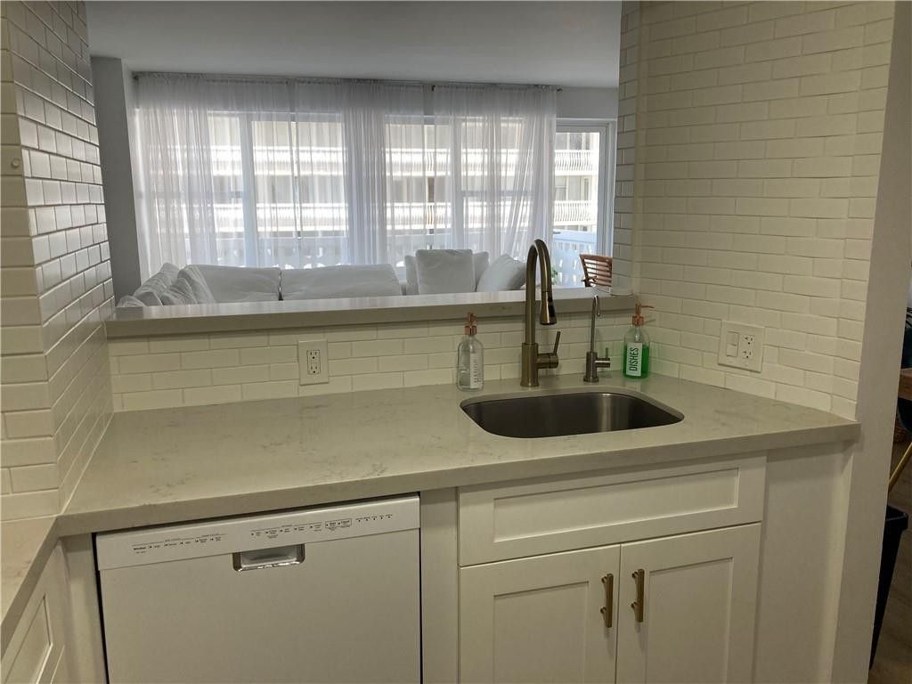 4010 N Galt Ocean Drive, Unit 414, Fort Lauderdale, FL 33308 Photo