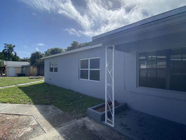 3716 Henry Avenue, West Palm Beach, FL 33405