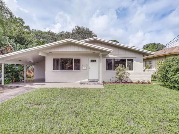 124 SW 2nd Avenue, Hallandale Beach, FL 33009