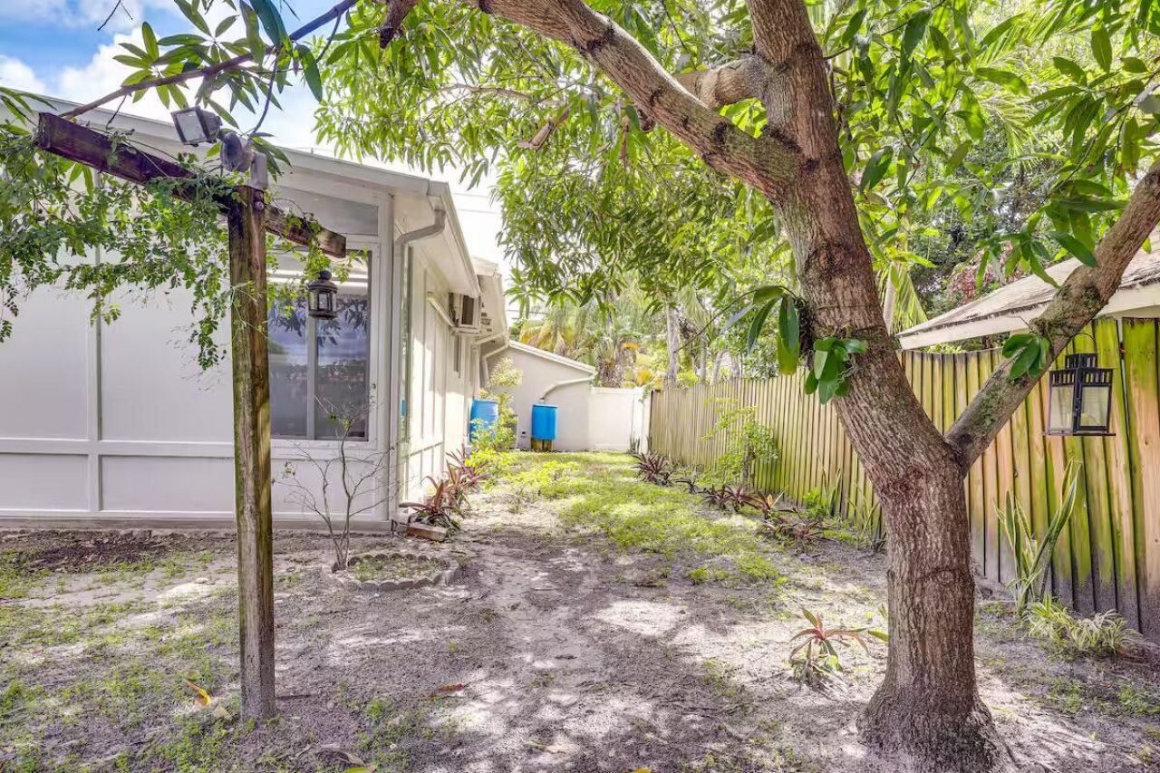 124 SW 2nd Avenue, Hallandale Beach, FL 33009 Photo