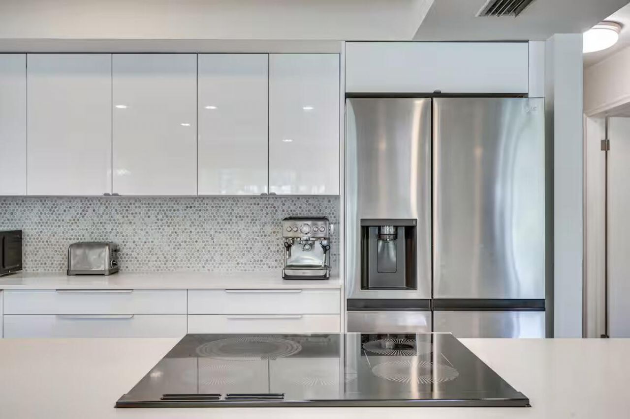 124 SW 2nd Avenue, Hallandale Beach, FL 33009 Photo