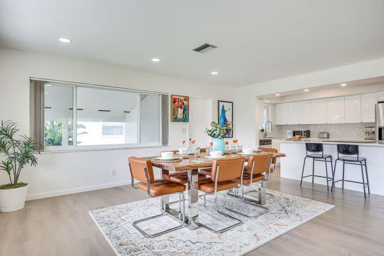 124 SW 2nd Avenue, Hallandale Beach, FL 33009 Photo