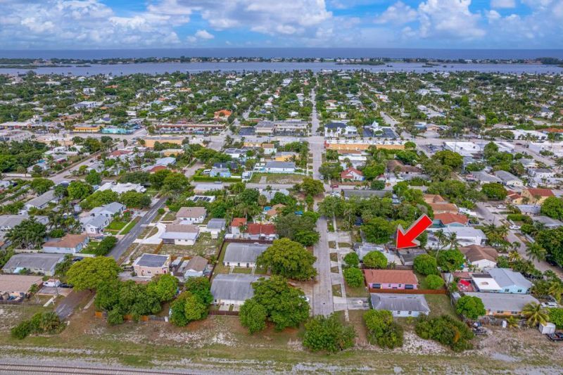 516 Nathan Hale Road, Unit 1, West Palm Beach, FL 33405 Photo