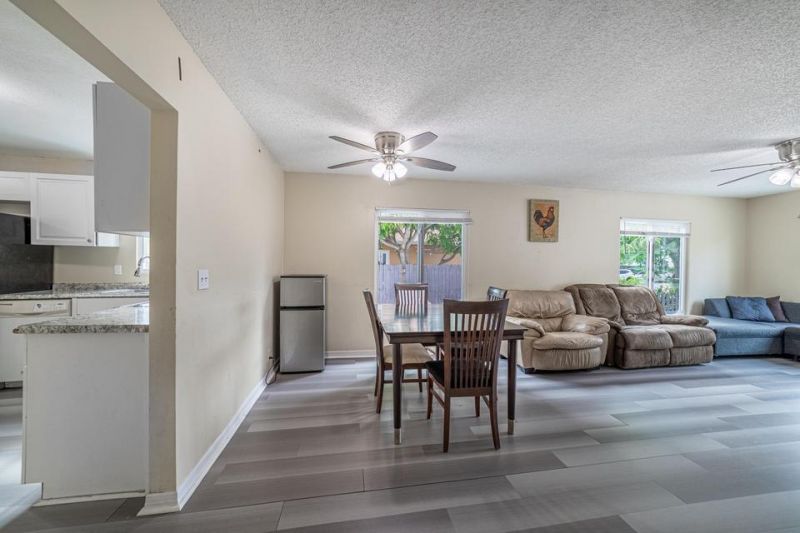 516 Nathan Hale Road, Unit 1, West Palm Beach, FL 33405 Photo
