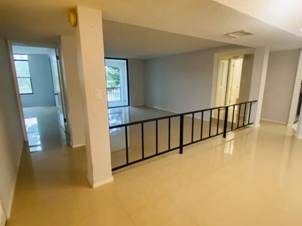 3760 Inverrary Drive, Unit 2h, Lauderhill, FL 33319