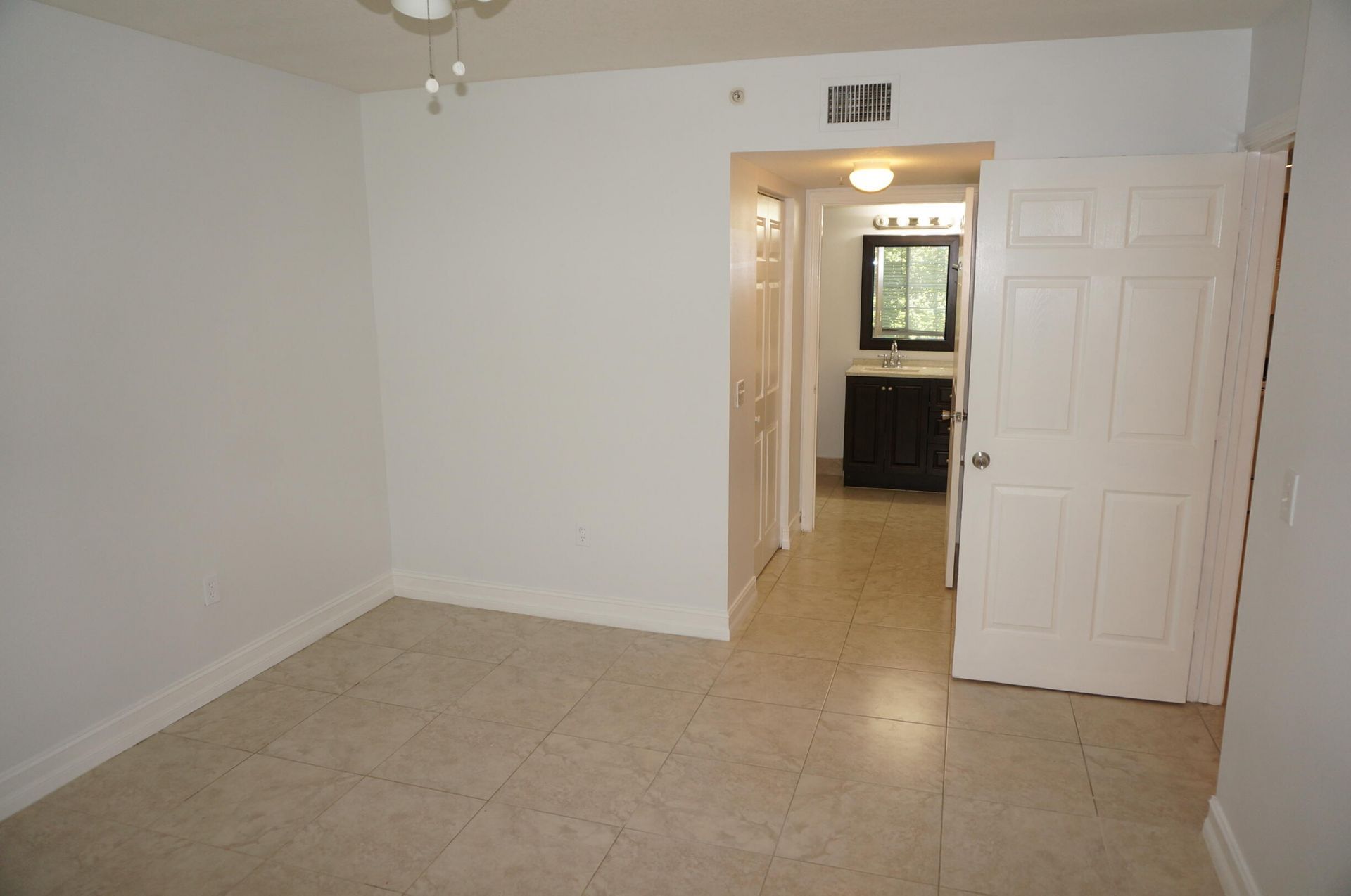 4021 San Marino Boulevard, Unit 204, West Palm Beach, FL 33409 Photo