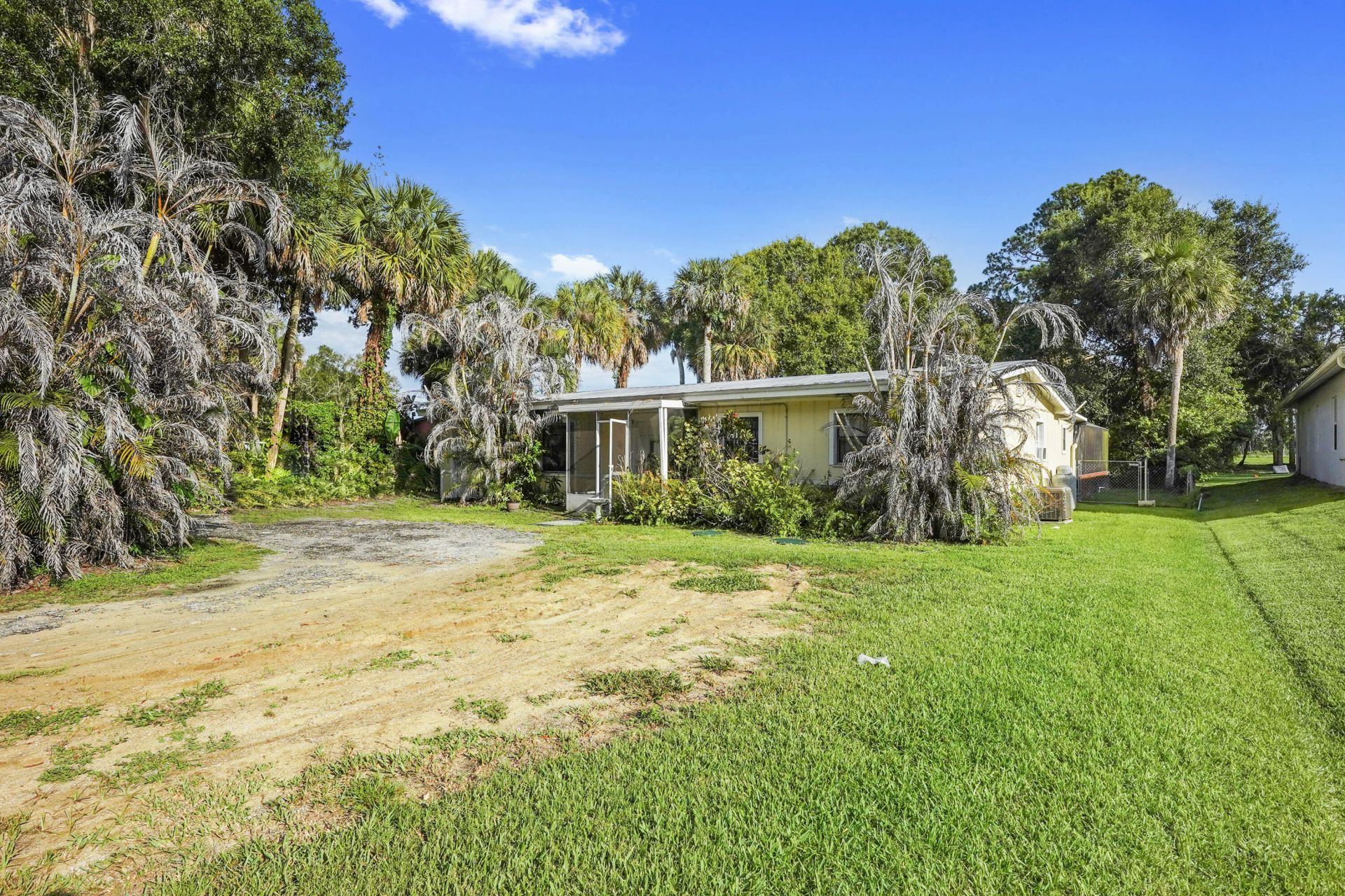 203 E Easy Street, Fort Pierce, FL 34982 Photo