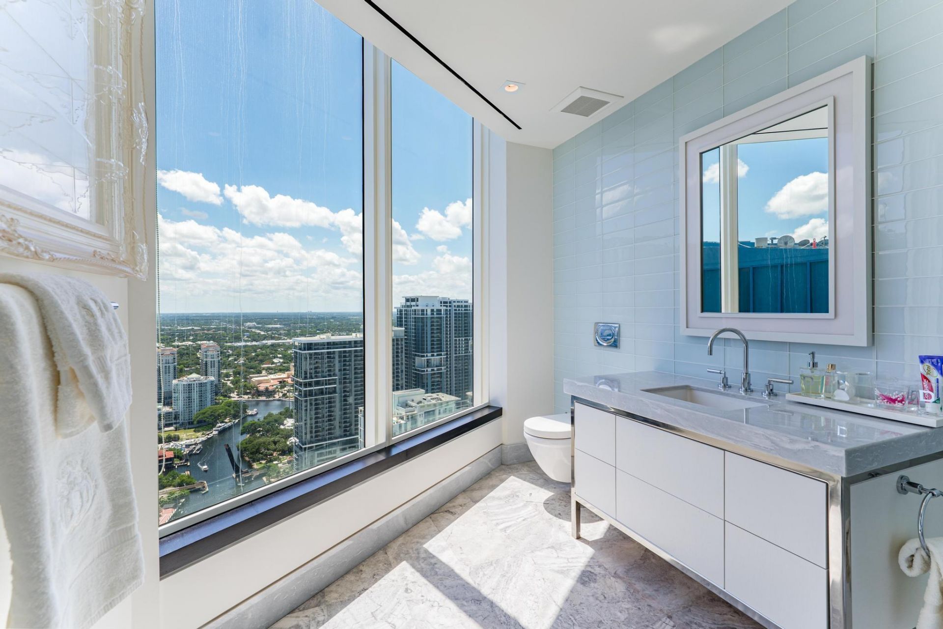 333 Las Olas Way, Unit 4206, Fort Lauderdale, FL 33301 Photo