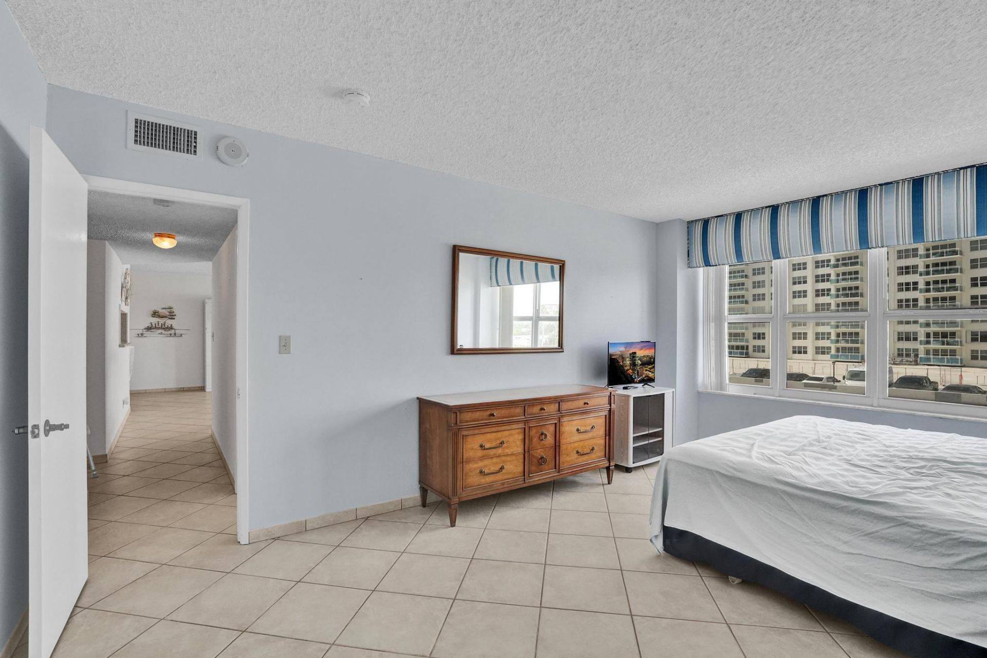 4010 Galt Ocean Drive, Unit 310, Fort Lauderdale, FL 33308 Photo