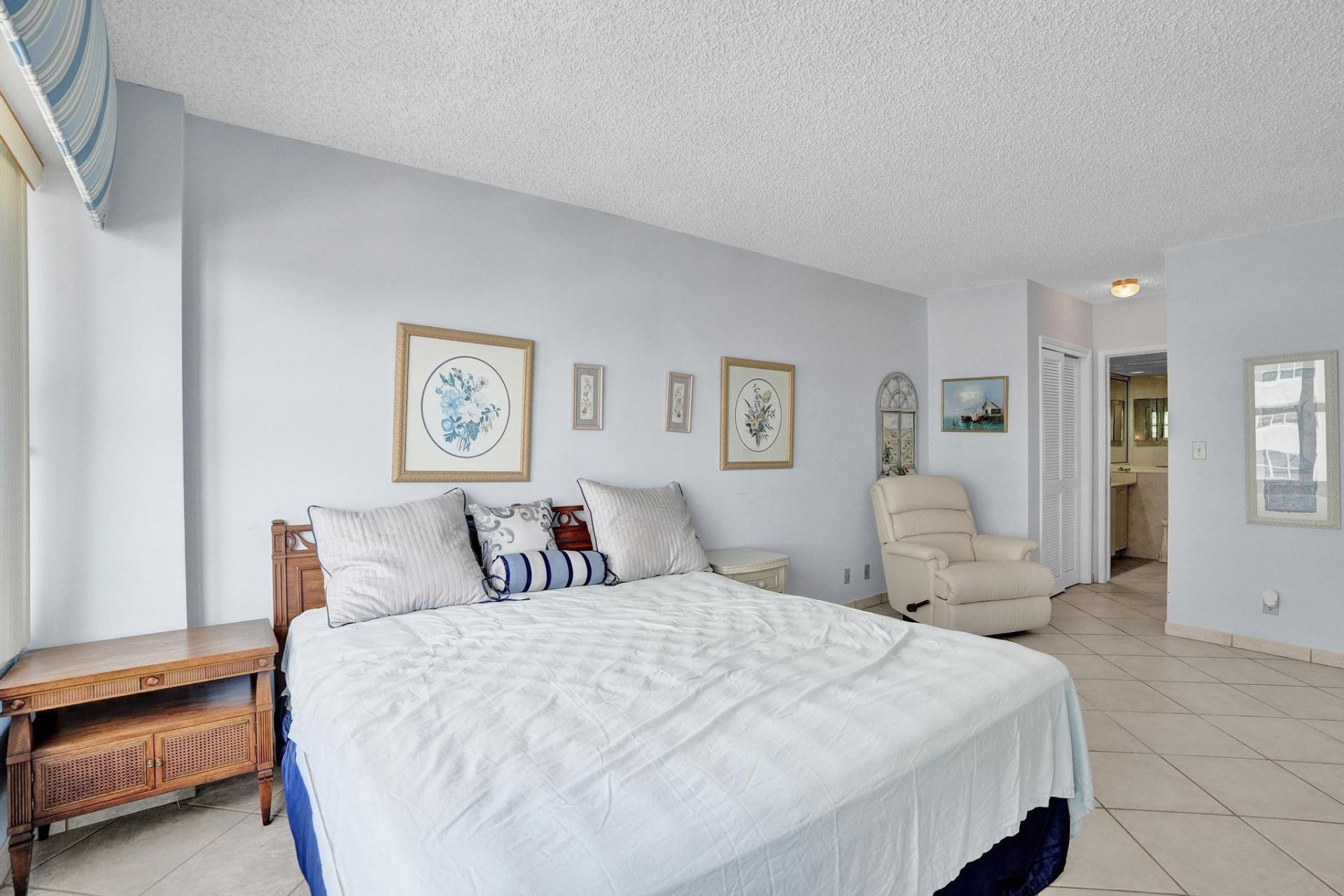 4010 Galt Ocean Drive, Unit 310, Fort Lauderdale, FL 33308 Photo