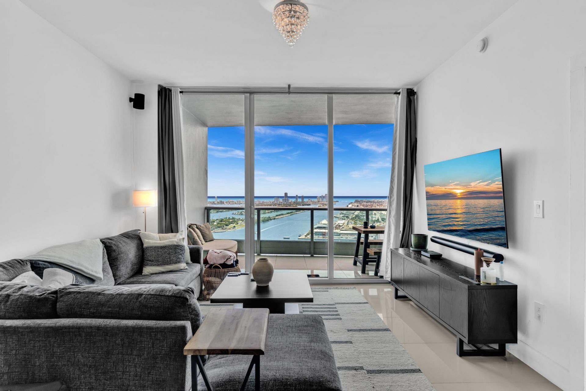 900 Biscayne Boulevard, Unit 4703, Miami, FL 33132 Photo