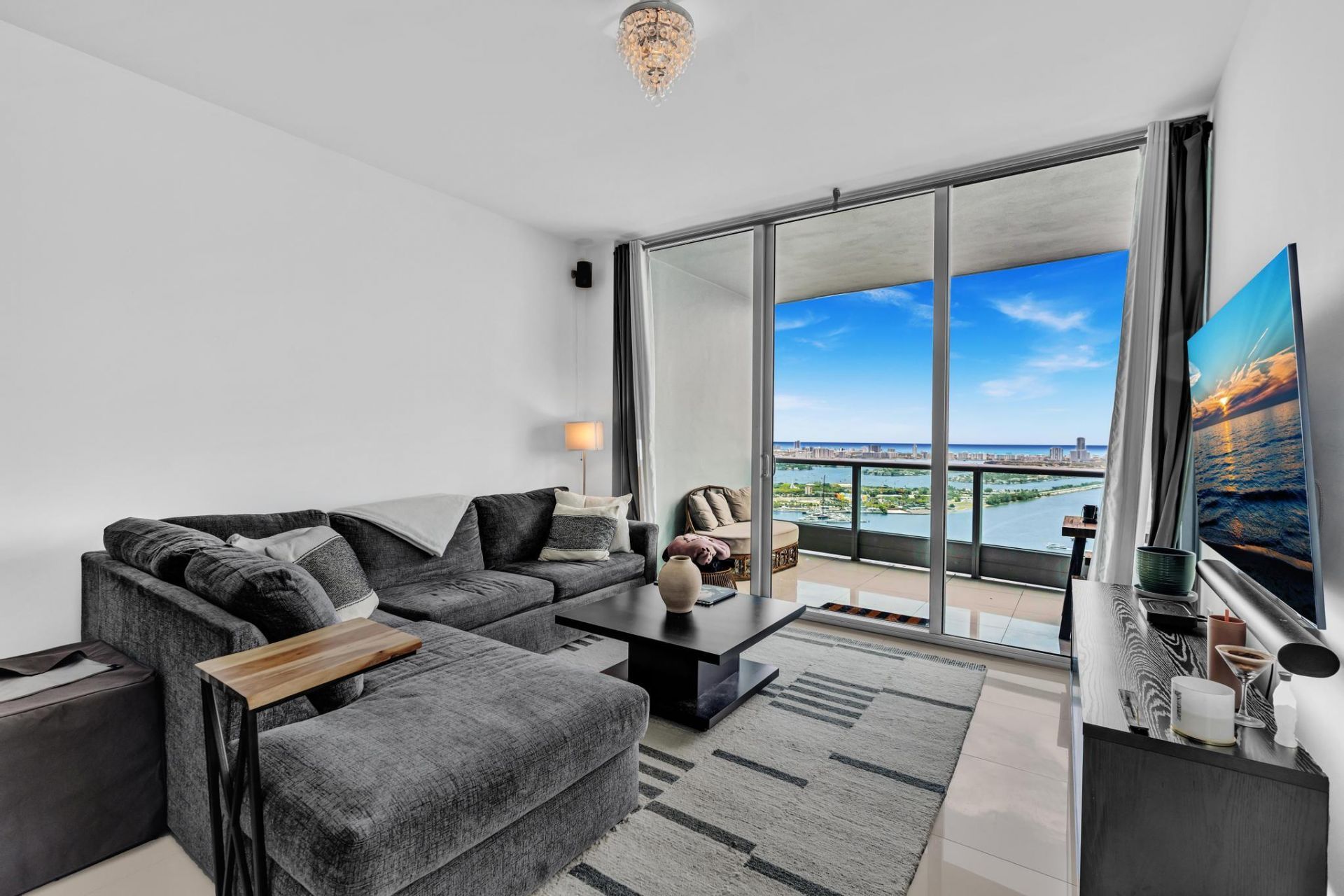 900 Biscayne Boulevard, Unit 4703, Miami, FL 33132 Photo