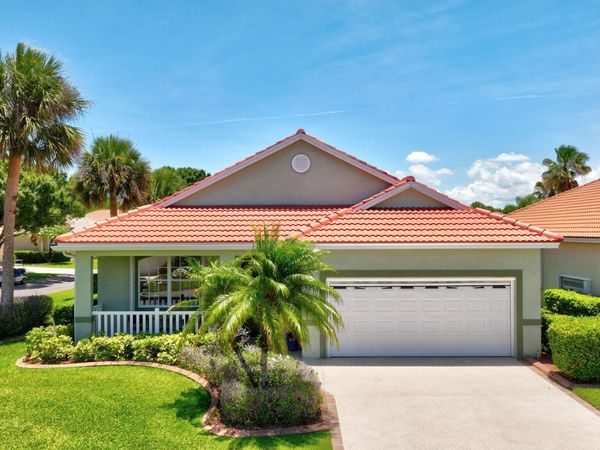 859 NW Sorrento Lane, Port St. Lucie, FL 34986