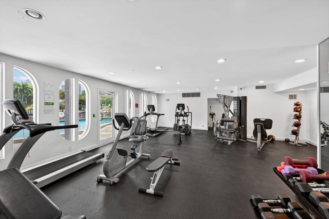 400 Diplomat Parkway, Unit 612, Hallandale Beach, FL 33009 Photo