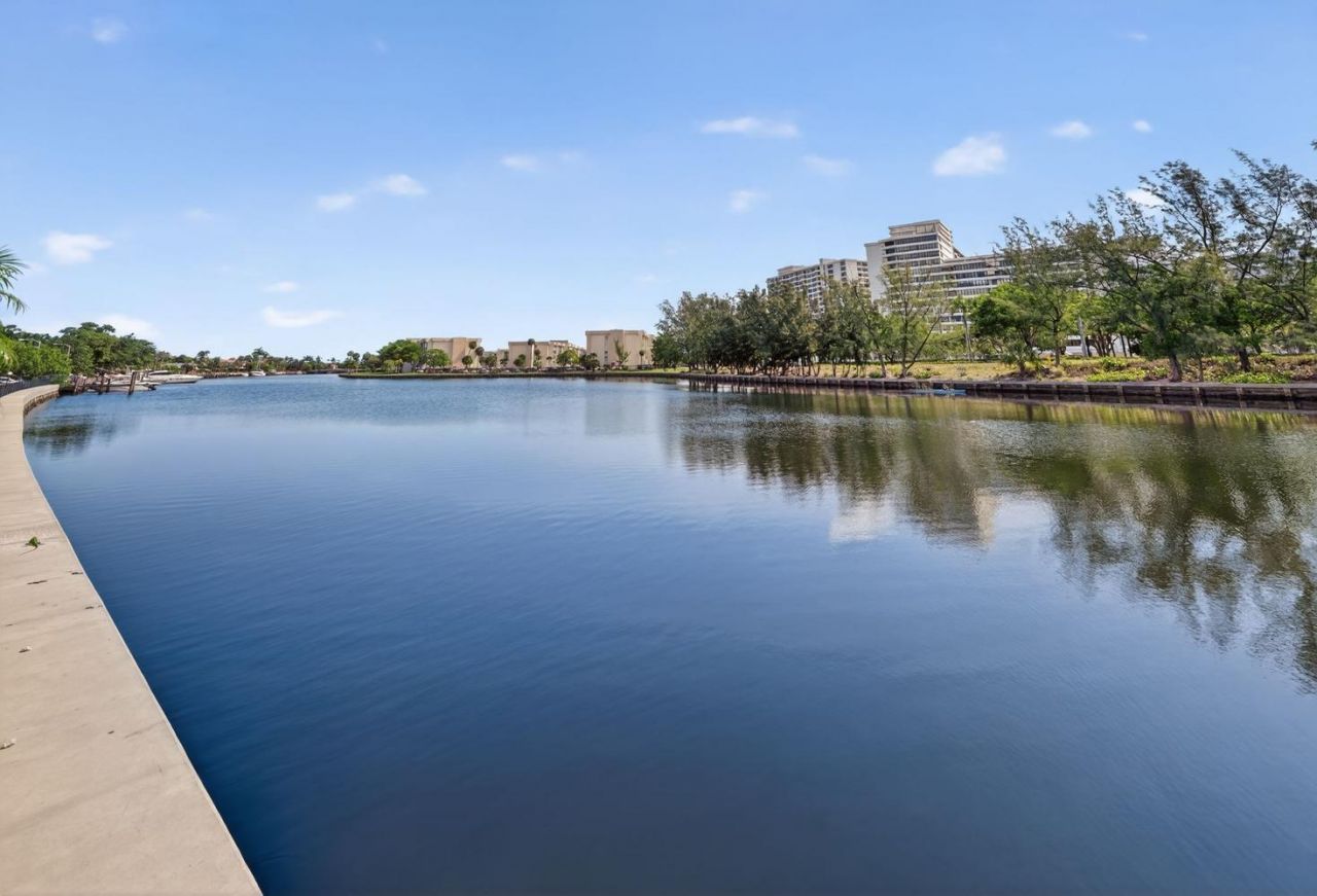 400 Diplomat Parkway, Unit 612, Hallandale Beach, FL 33009 Photo