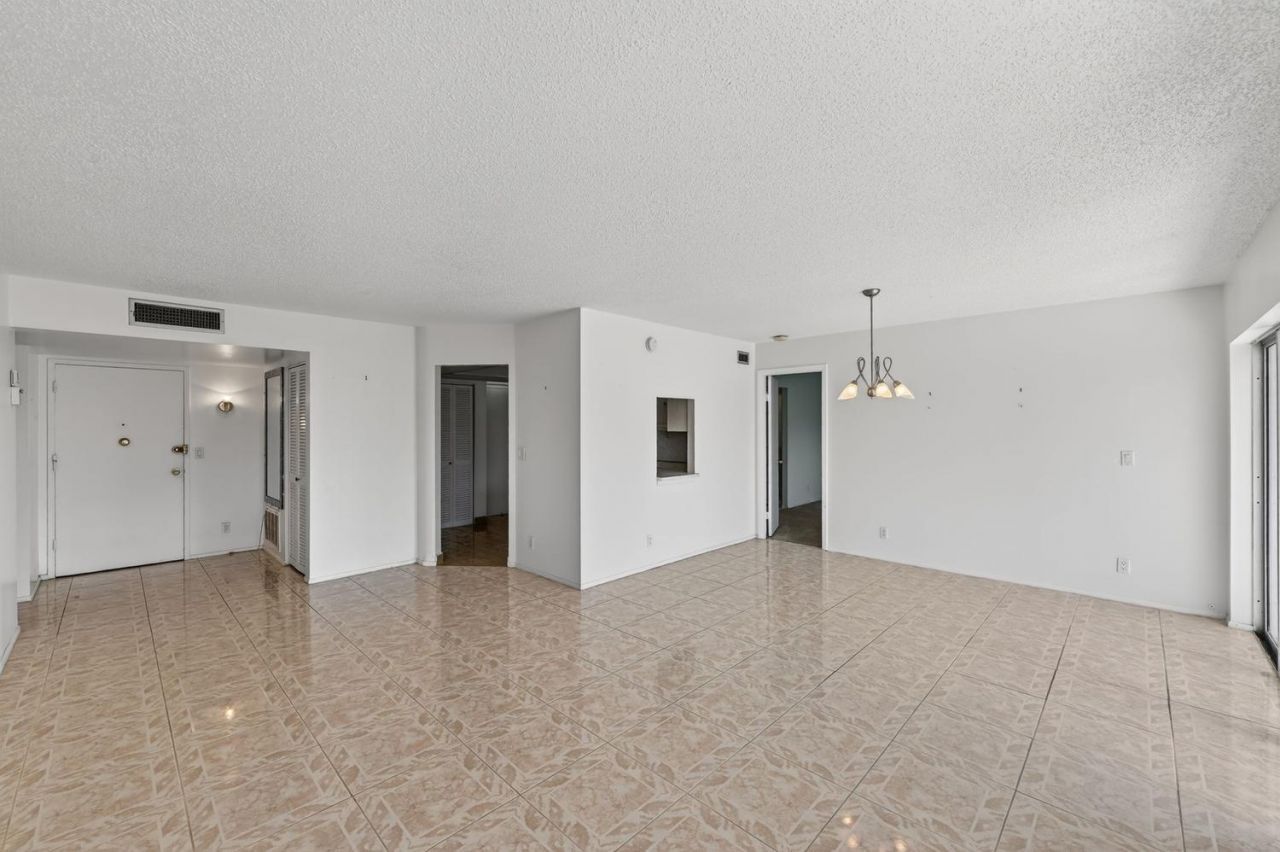 400 Diplomat Parkway, Unit 612, Hallandale Beach, FL 33009 Photo