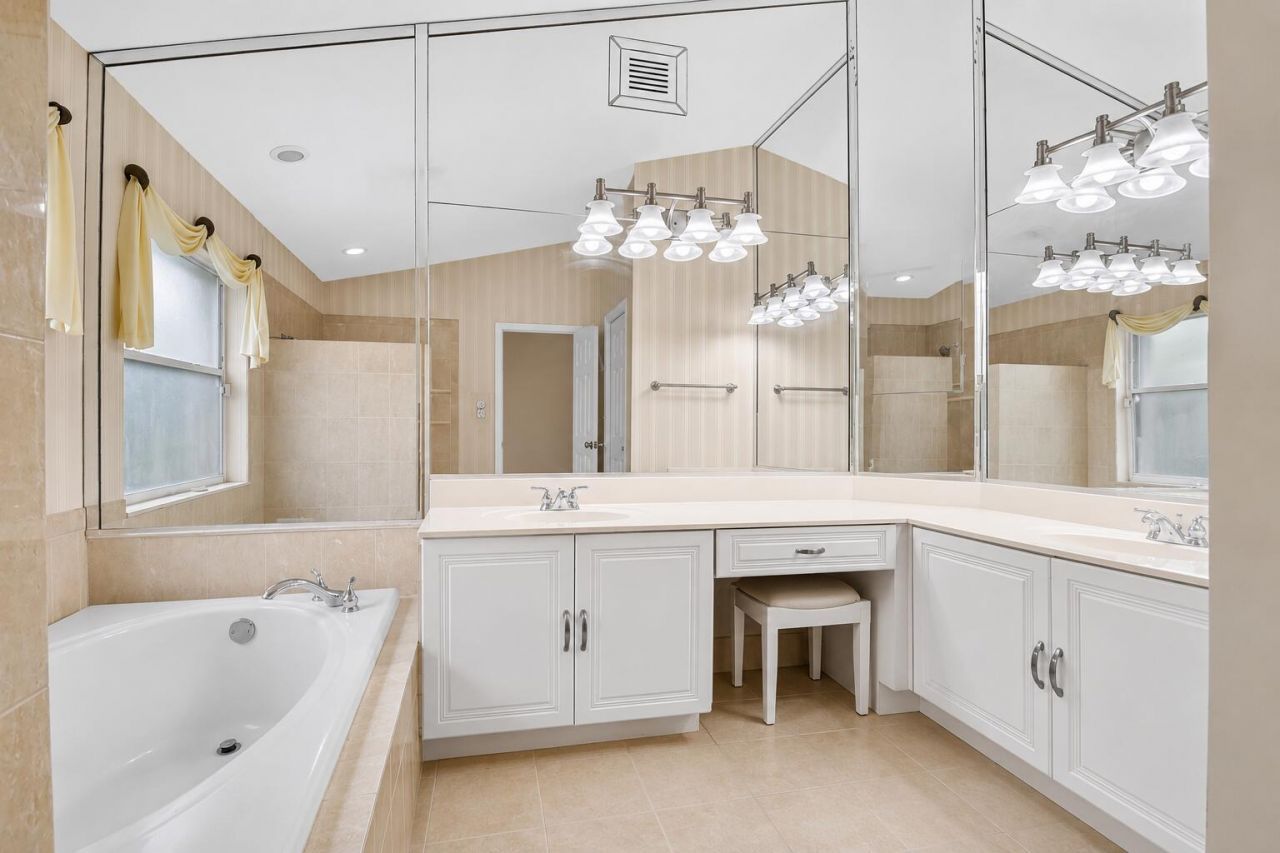 1059 Fairfax Circle W, Boynton Beach, FL 33436 Photo