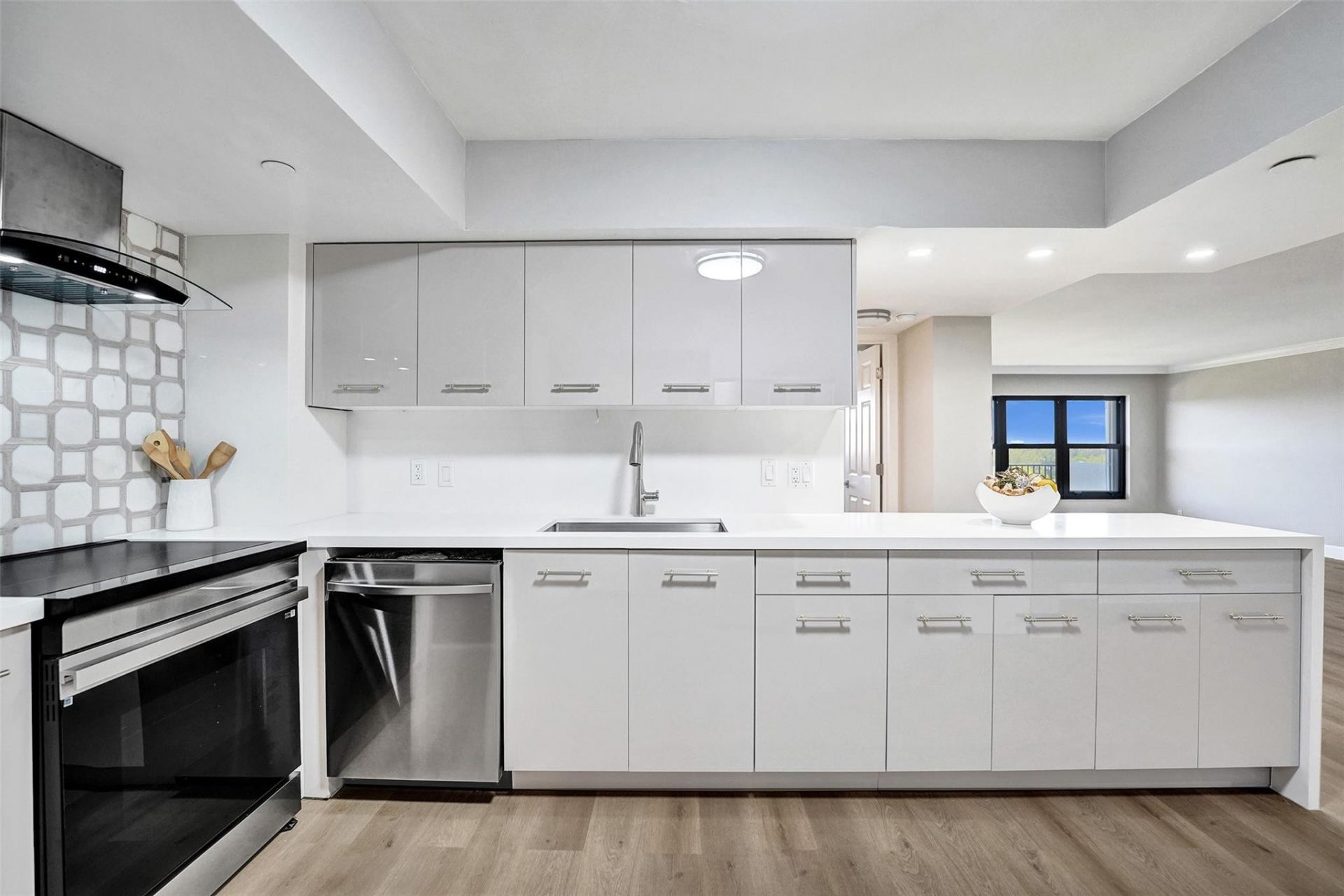 3200 Port Royale Drive N, Unit 905, Fort Lauderdale, FL 33308 Photo
