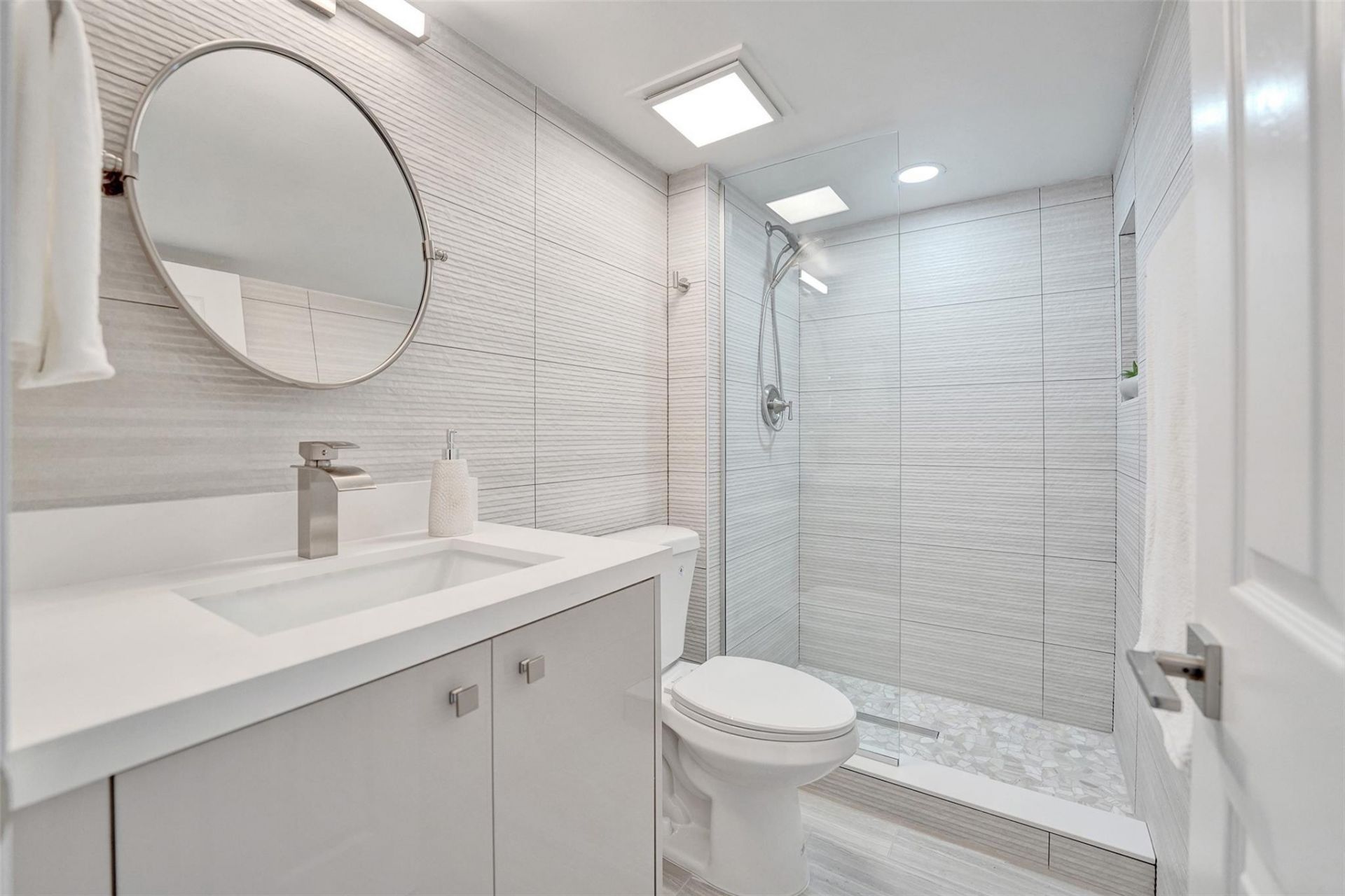 3200 Port Royale Drive N, Unit 905, Fort Lauderdale, FL 33308 Photo