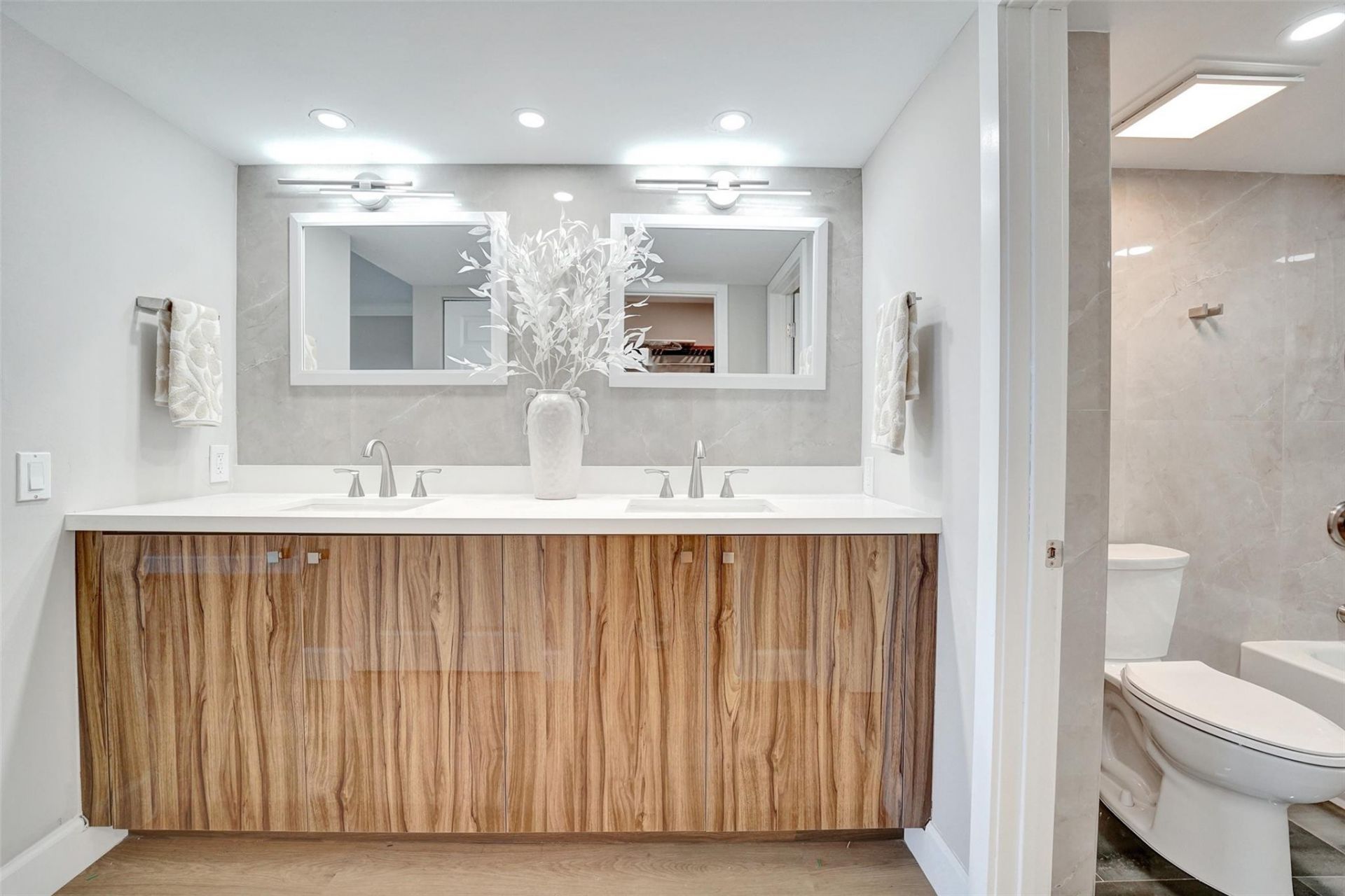 3200 Port Royale Drive N, Unit 905, Fort Lauderdale, FL 33308 Photo