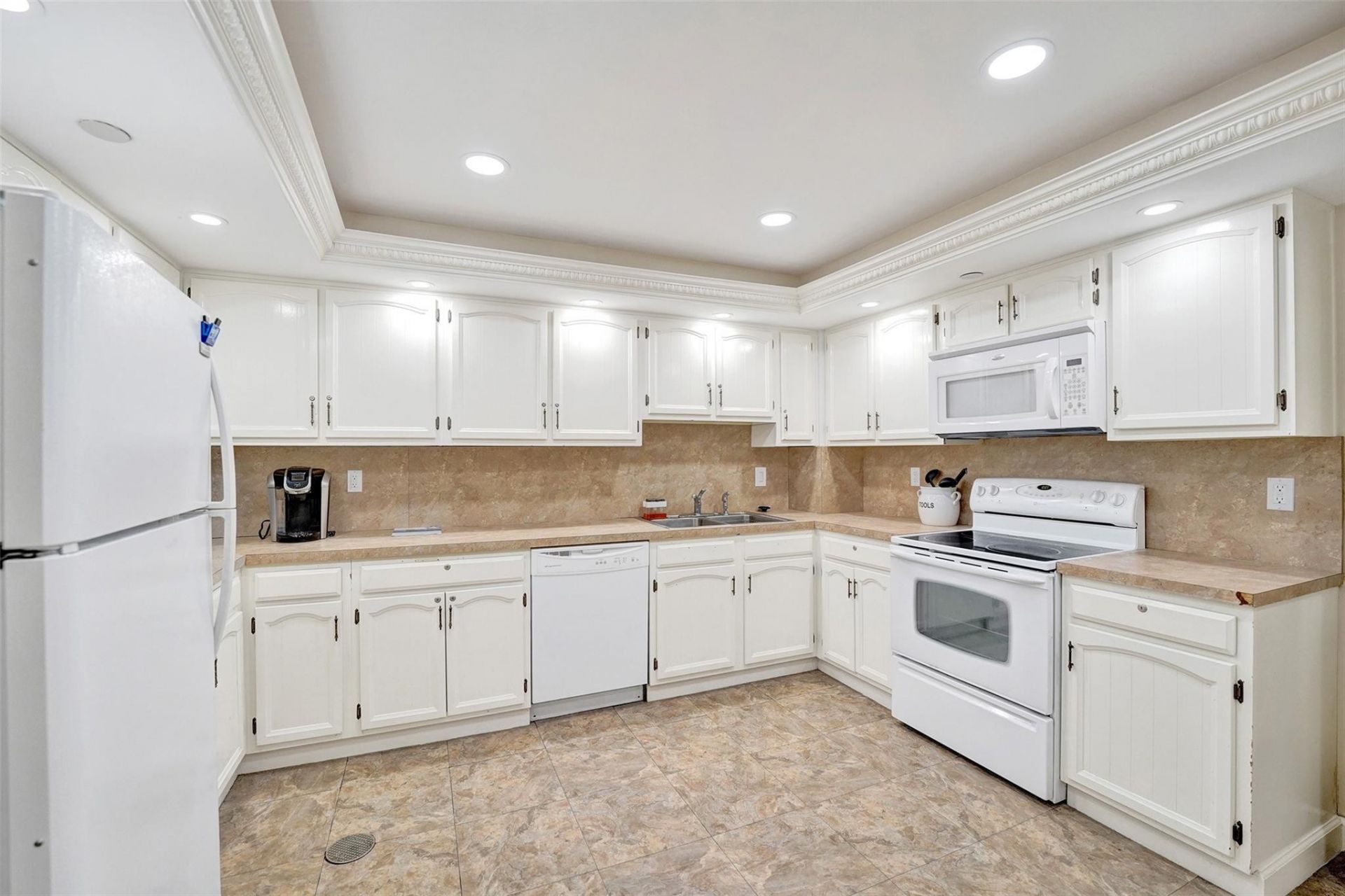 3200 Port Royale Drive N, Unit 905, Fort Lauderdale, FL 33308 Photo