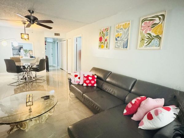9370 SW 8th Street, Unit 117, Boca Raton, FL 33428