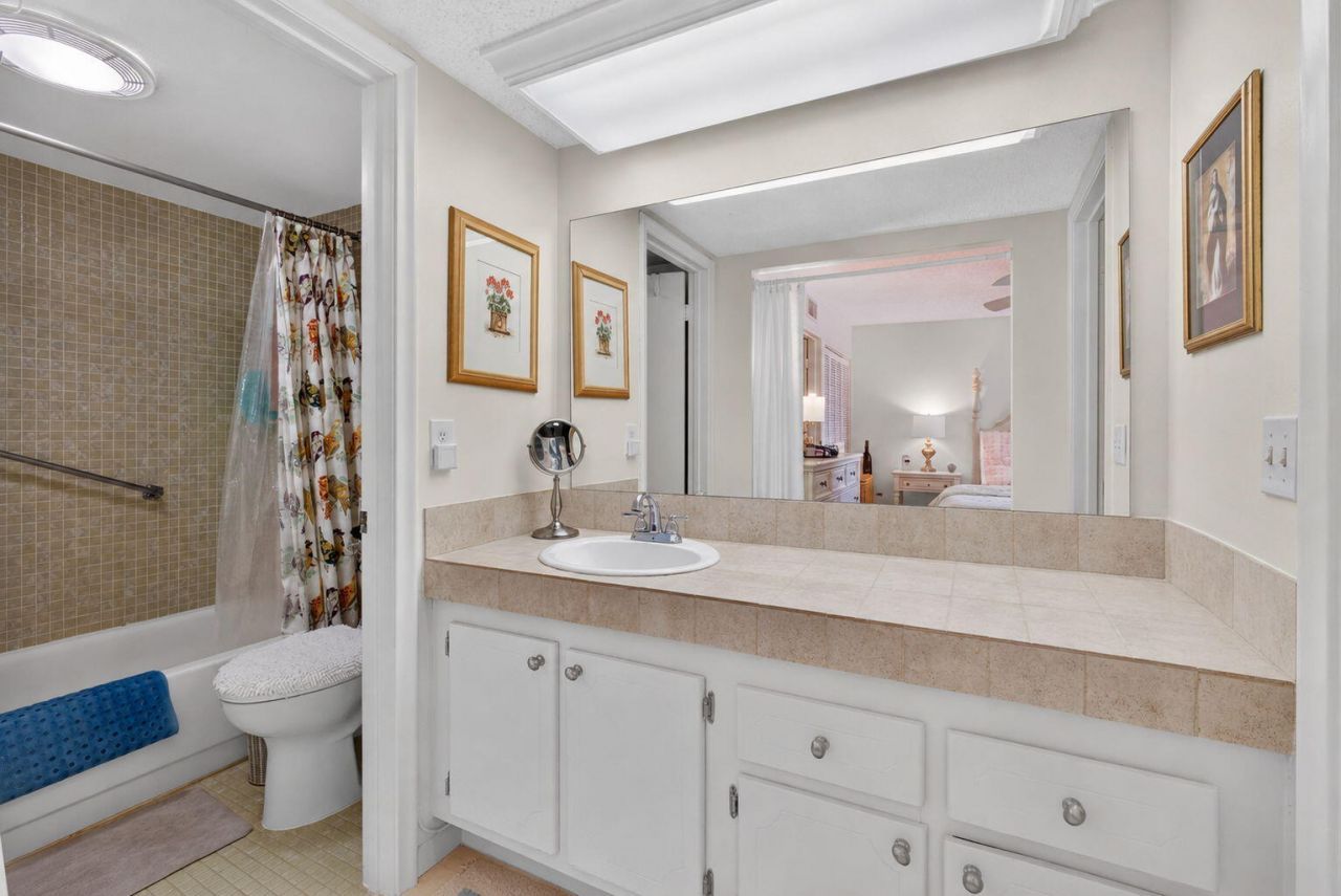 308 Greenbrier A, West Palm Beach, FL 33417 Photo