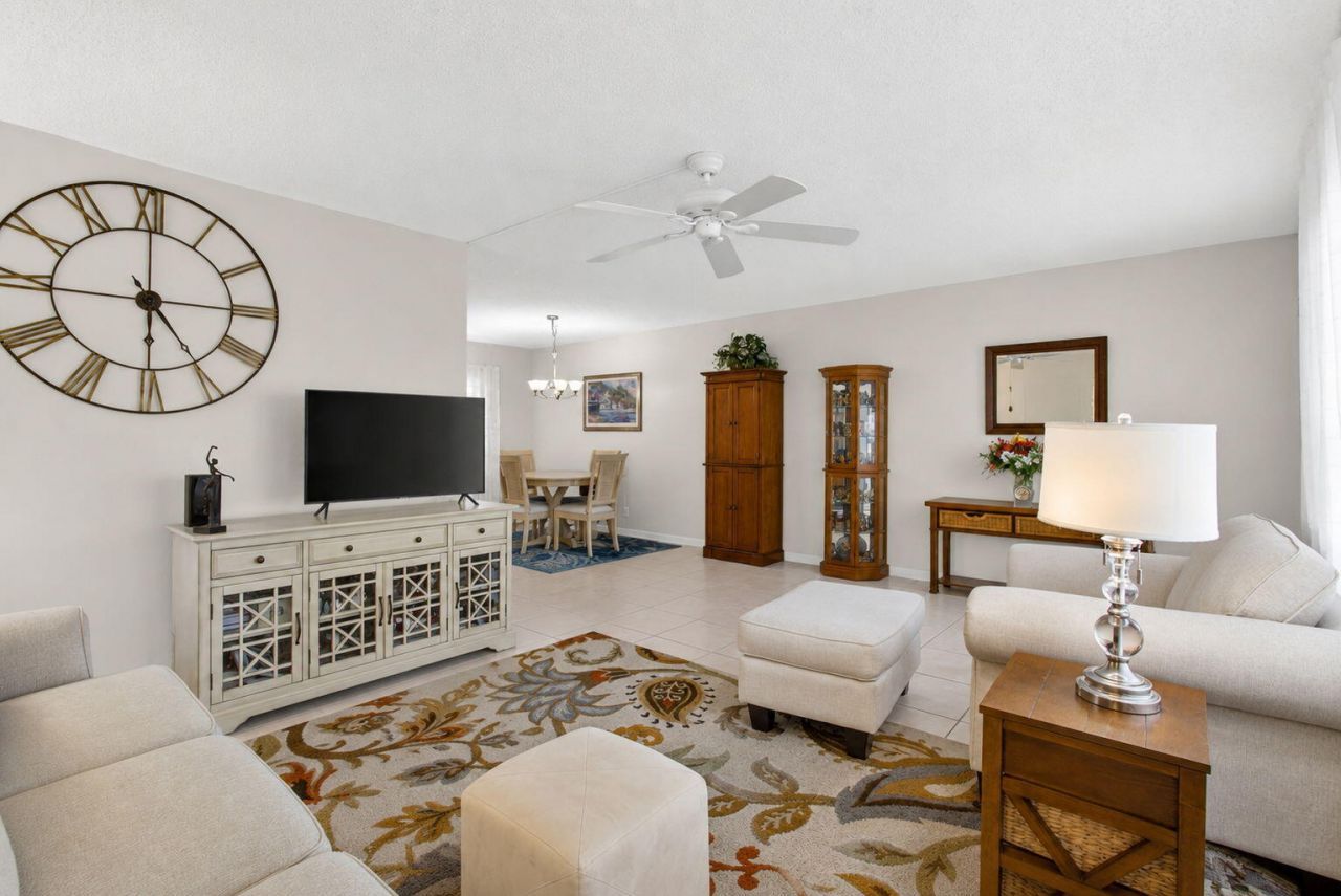 308 Greenbrier A, West Palm Beach, FL 33417 Photo