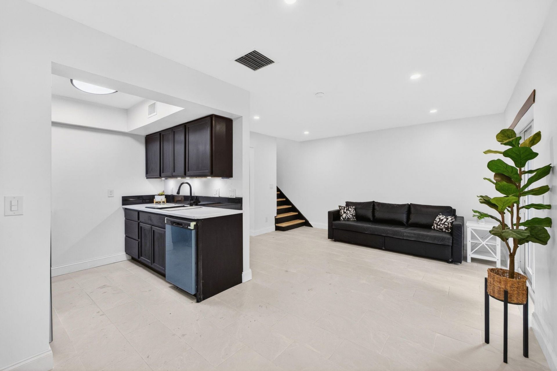 5611 NW 21st Street, Unit 8-a, Lauderhill, FL 33313 Photo